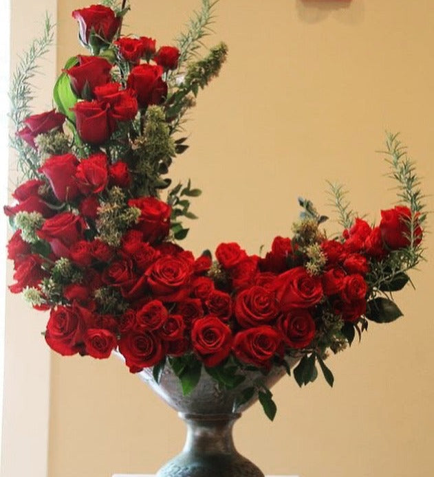 Red Moon 48 red roses.