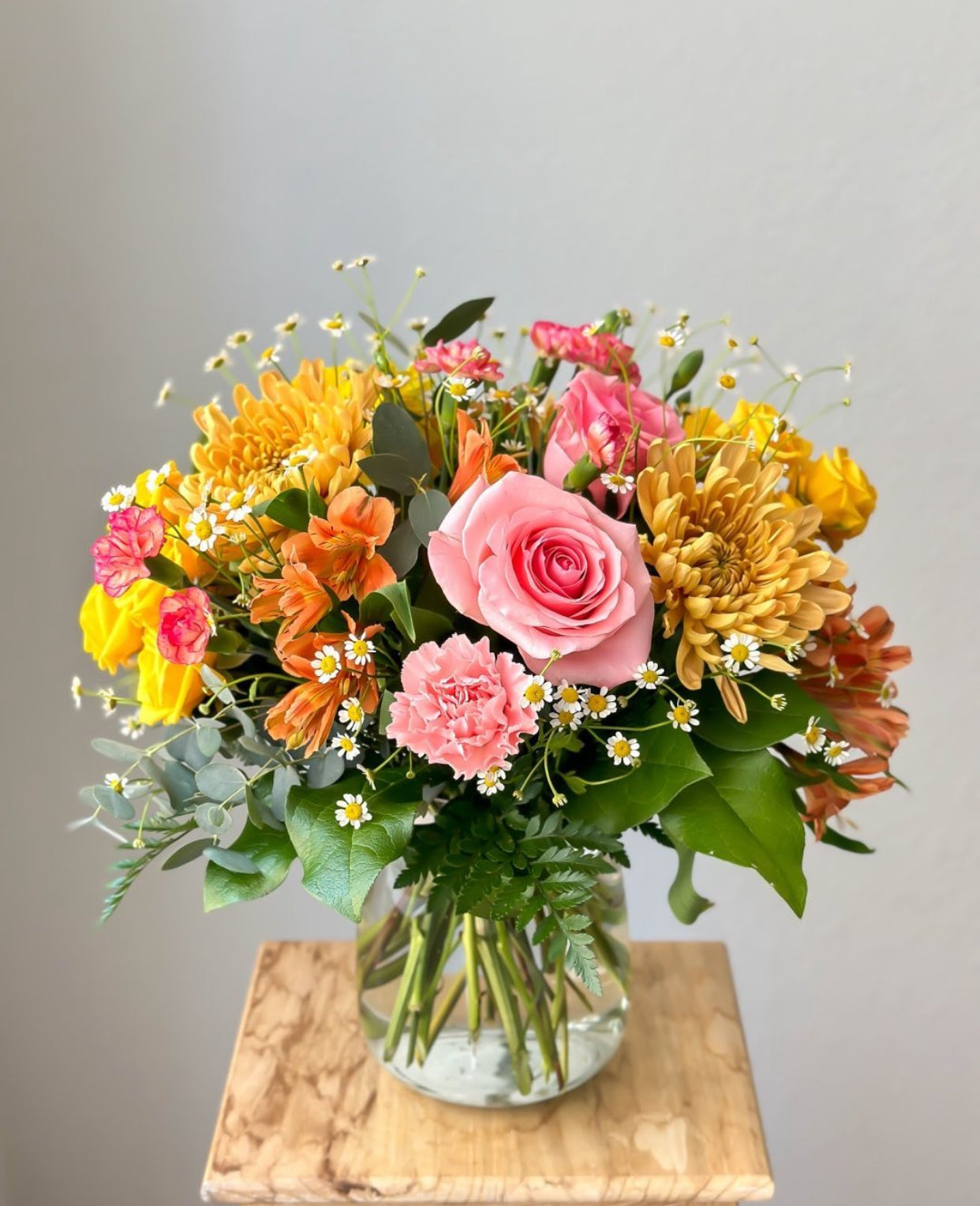 Roses Bouquet - Bright and Delicate