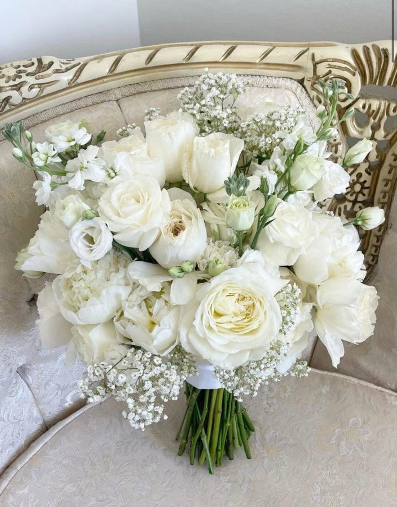 Medium Bridal Bouquet (delivery included).