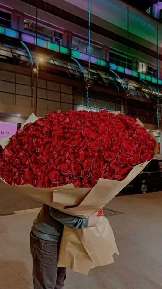 1000 roses giant bouquet