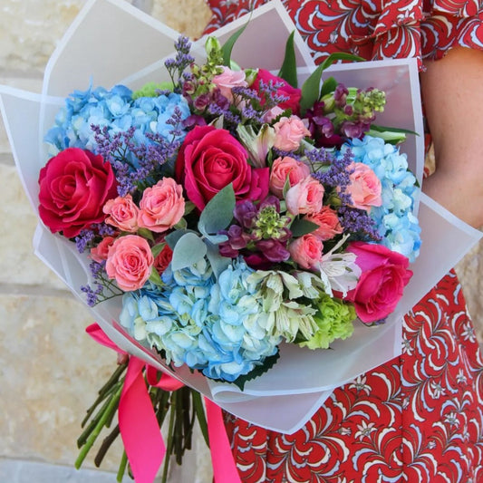 Tiffany Bouquet with roses and Hydrangeas.