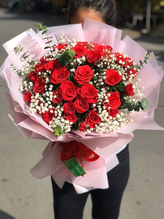 Romantic Red Roses Bouquet with Babys Breath.